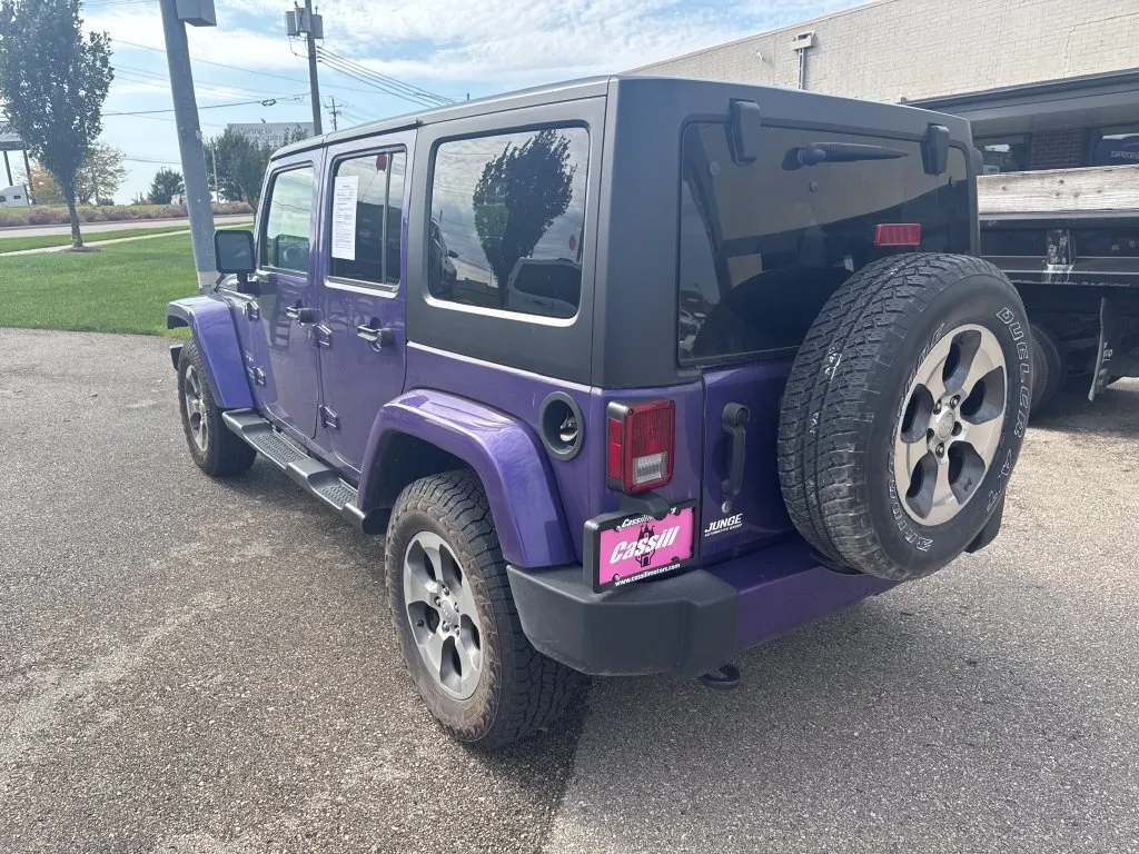 Jeep Wrangler photo 2