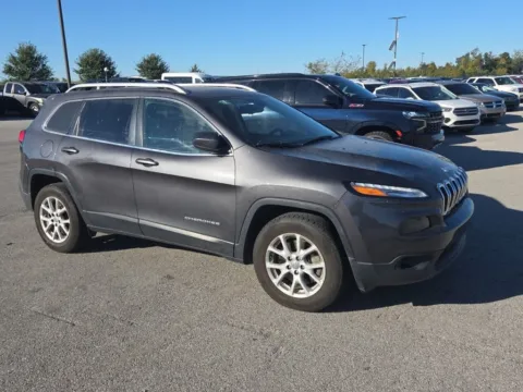 More photos of 2016 Jeep Cherokee Latitude at Cassill Motors, IA