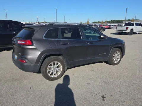 More photos of 2016 Jeep Cherokee Latitude at Cassill Motors, IA