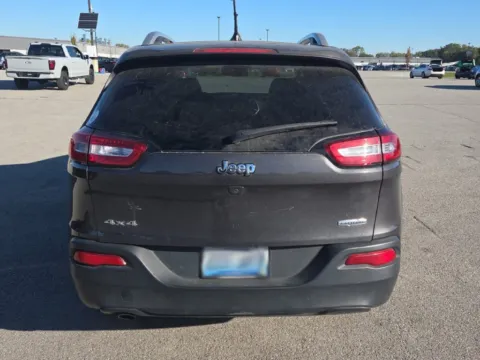 More photos of 2016 Jeep Cherokee Latitude at Cassill Motors, IA