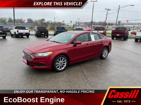 Red 2017 Ford Fusion SE for sale in Cedar Rapids, IA