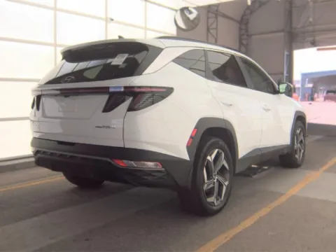 More photos of 2023 Hyundai Tucson Hybrid SEL Convenience at Cassill Motors, IA
