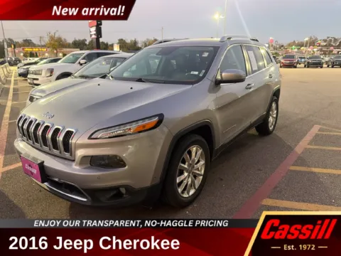 Silver 2016 Jeep Cherokee Limited for sale in Cedar Rapids, IA