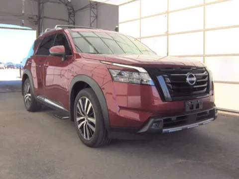 More photos of 2024 Nissan Pathfinder Platinum at Cassill Motors, IA