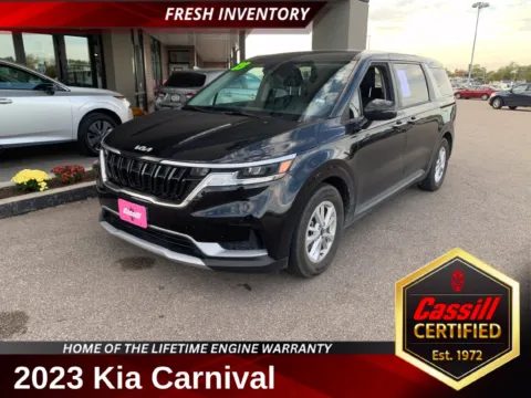 Black 2023 Kia Carnival LX Seat Package for sale in Cedar Rapids, IA