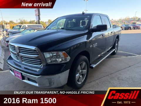 Black 2016 Ram 1500 Big Horn for sale in Cedar Rapids, IA