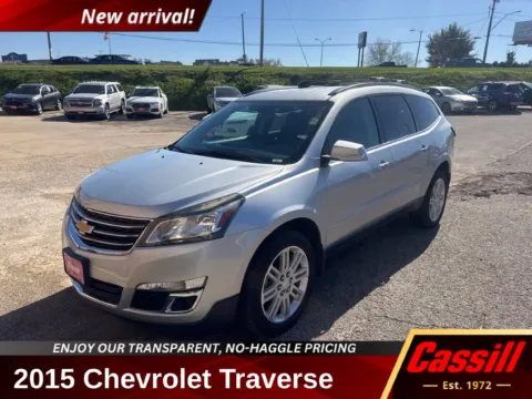 Silver 2015 Chevrolet Traverse LT for sale in Cedar Rapids, IA