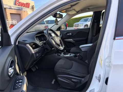 Photos of 2017 Jeep Cherokee Latitude for sale in Cedar Rapids, IA at Cassill Motors