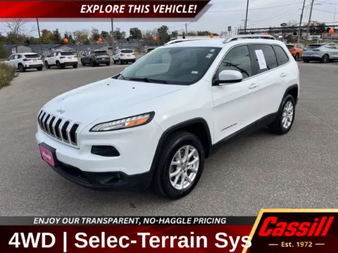 White 2017 Jeep Cherokee Latitude for sale in Cedar Rapids, IA
