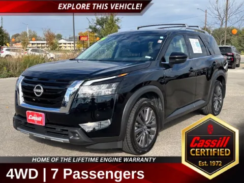 Black 2024 Nissan Pathfinder SL for sale in Cedar Rapids, IA
