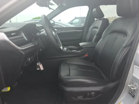 More photos of 2024 Jeep Grand Cherokee L Limited at Cassill Motors, IA