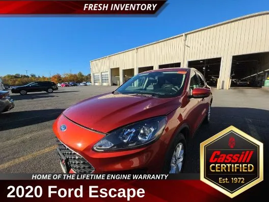 Orange 2020 Ford Escape SE for sale in Cedar Rapids, IA