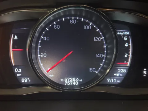 More photos of 2016 Volvo V60 Cross Country T5 at Cassill Motors, IA