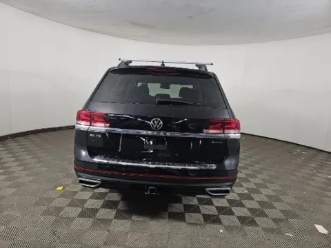 More photos of 2023 Volkswagen Atlas 3.6L V6 SE w/Technology at Cassill Motors, IA