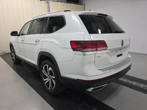 Photos of 2023 Volkswagen Atlas 2.0T SEL for sale in Cedar Rapids, IA at Cassill Motors