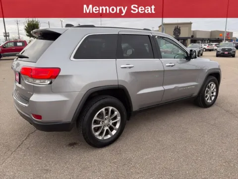 More photos of 2015 Jeep Grand Cherokee Limited at Cassill Motors, IA