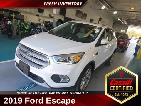 White 2019 Ford Escape Titanium for sale in Cedar Rapids, IA