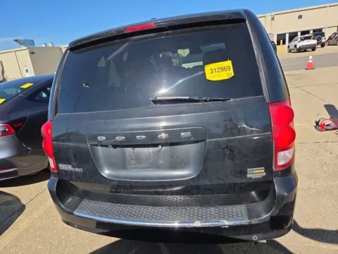 More photos of 2019 Dodge Grand Caravan SE at Cassill Motors, IA