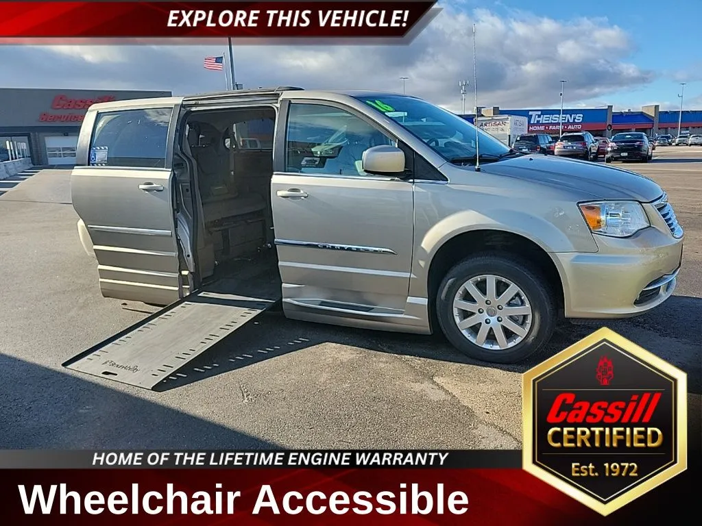 Used 2016 Chrysler Town Country Touring for sale in Cedar Rapids