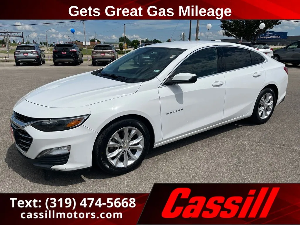 White 2021 Chevrolet Malibu LT for sale in Cedar Rapids, IA