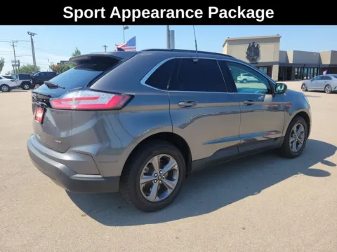 More photos of 2022 Ford Edge SEL at Cassill Motors, IA