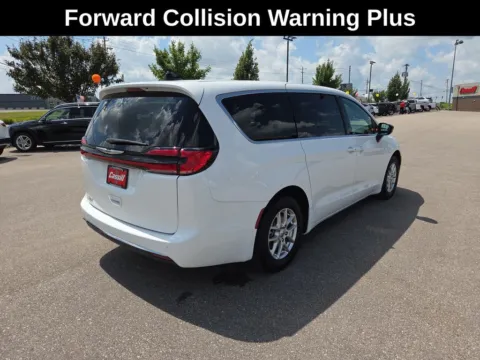 More photos of 2025 Chrysler Pacifica Select at Cassill Motors, IA