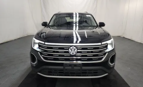 Photos of 2024 Volkswagen Atlas 2.0T SEL for sale in Cedar Rapids, IA at Cassill Motors