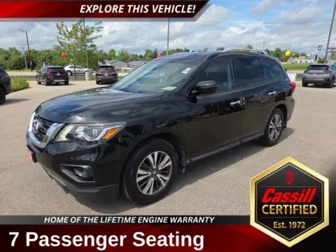 Black 2017 Nissan Pathfinder S for sale in Cedar Rapids, IA