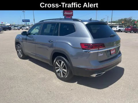 Another view of 2022 Volkswagen Atlas 2.0T SE for sale in Cedar Rapids, IA at Cassill Motors