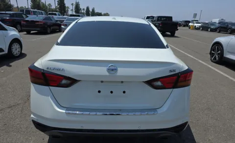 More photos of 2021 Nissan Altima 2.5 SR at Cassill Motors, IA