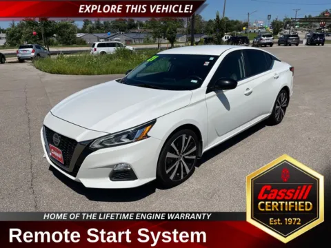 White 2021 Nissan Altima 2.5 SR for sale in Cedar Rapids, IA