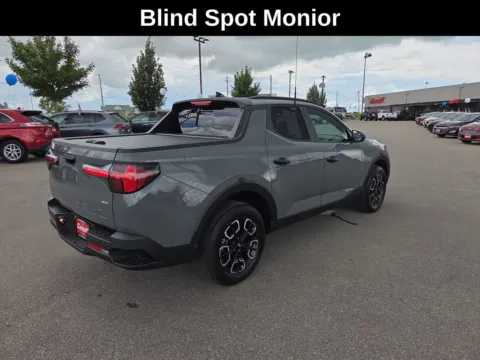 More photos of 2024 Hyundai Santa Cruz SEL at Cassill Motors, IA