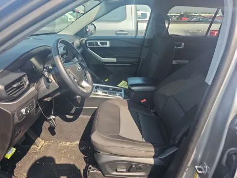 More photos of 2022 Ford Explorer XLT at Cassill Motors, IA