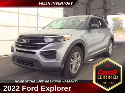 Silver 2022 Ford Explorer XLT for sale in Cedar Rapids, IA