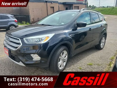 Black 2017 Ford Escape SE for sale in Cedar Rapids, IA