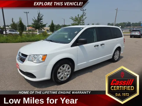 White 2019 Dodge Grand Caravan SE for sale in Cedar Rapids, IA