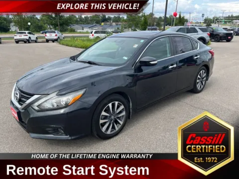 Blue 2016 Nissan Altima 2.5 SL for sale in Cedar Rapids, IA