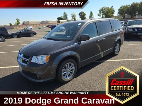 Gray 2019 Dodge Grand Caravan SXT for sale in Cedar Rapids, IA