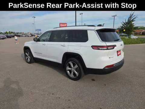 Another view of 2022 Jeep Grand Cherokee L Limited for sale in Cedar Rapids, IA at Cassill Motors