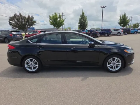 More photos of 2018 Ford Fusion SE at Cassill Motors, IA