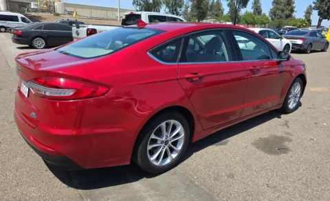 More photos of 2020 Ford Fusion Hybrid SE at Cassill Motors, IA