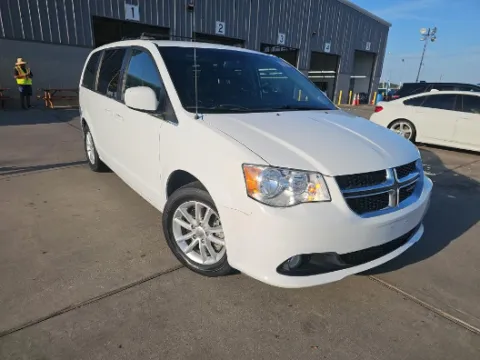 More photos of 2019 Dodge Grand Caravan SXT at Cassill Motors, IA