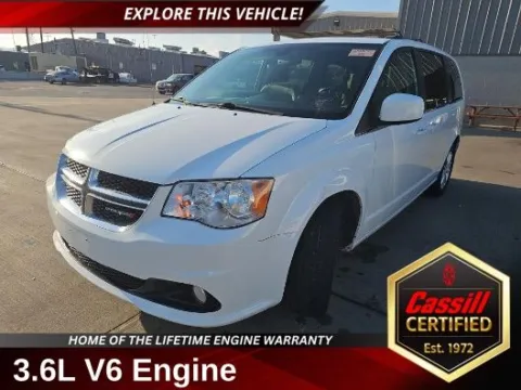 White 2019 Dodge Grand Caravan SXT for sale in Cedar Rapids, IA