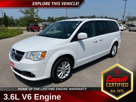 White 2019 Dodge Grand Caravan SXT for sale in Cedar Rapids, IA