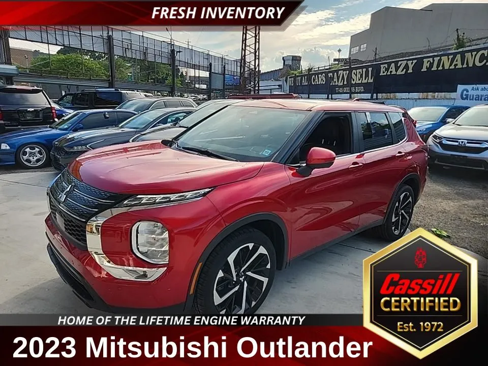 Red 2023 Mitsubishi Outlander SE for sale in Cedar Rapids, IA