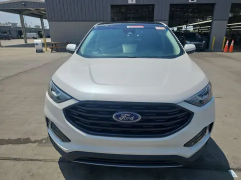 Photos of 2019 Ford Edge SEL for sale in Cedar Rapids, IA at Cassill Motors