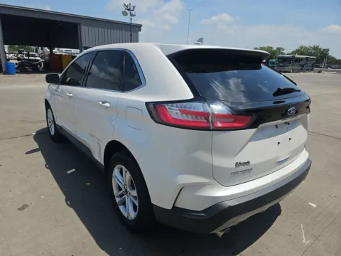 More photos of 2019 Ford Edge SEL at Cassill Motors, IA