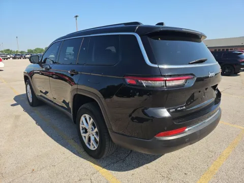 More photos of 2021 Jeep Grand Cherokee L Limited at Cassill Motors, IA