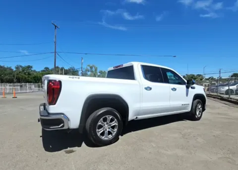 More photos of 2025 GMC Sierra 1500 SLT at Cassill Motors, IA
