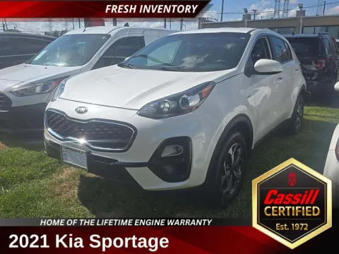 White 2021 Kia Sportage LX for sale in Cedar Rapids, IA